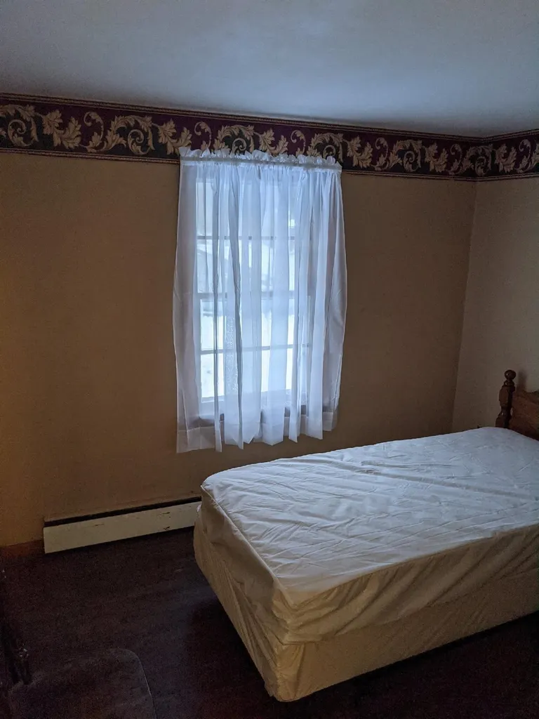 27 Hillside Avenue Keene NH 03431