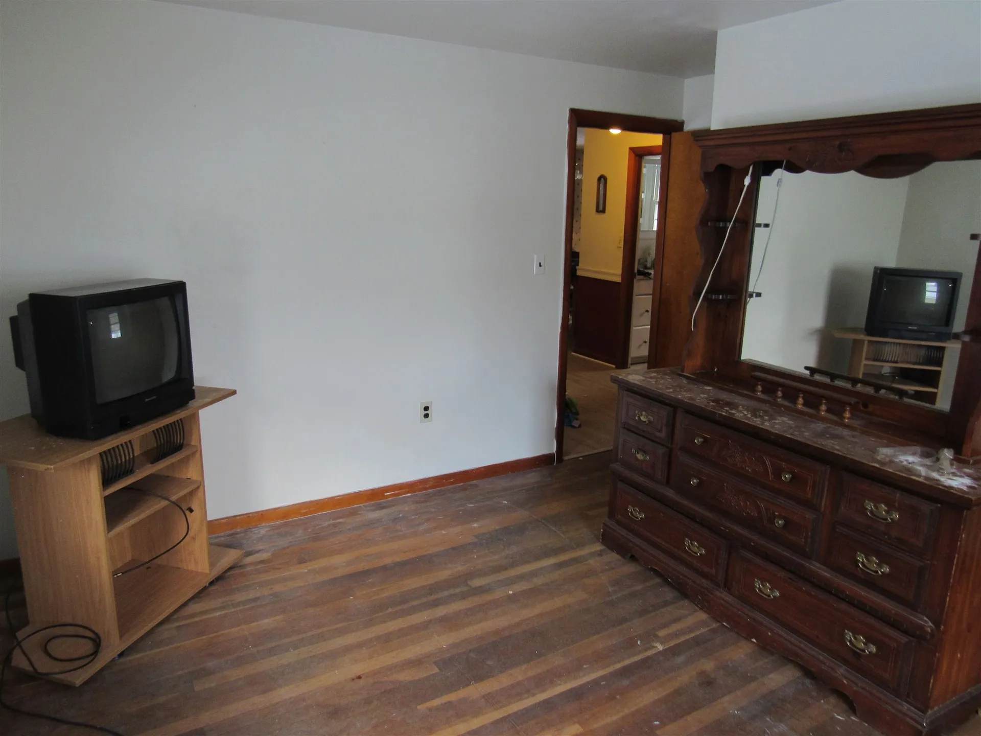 27 Hillside Avenue Keene NH 03431
