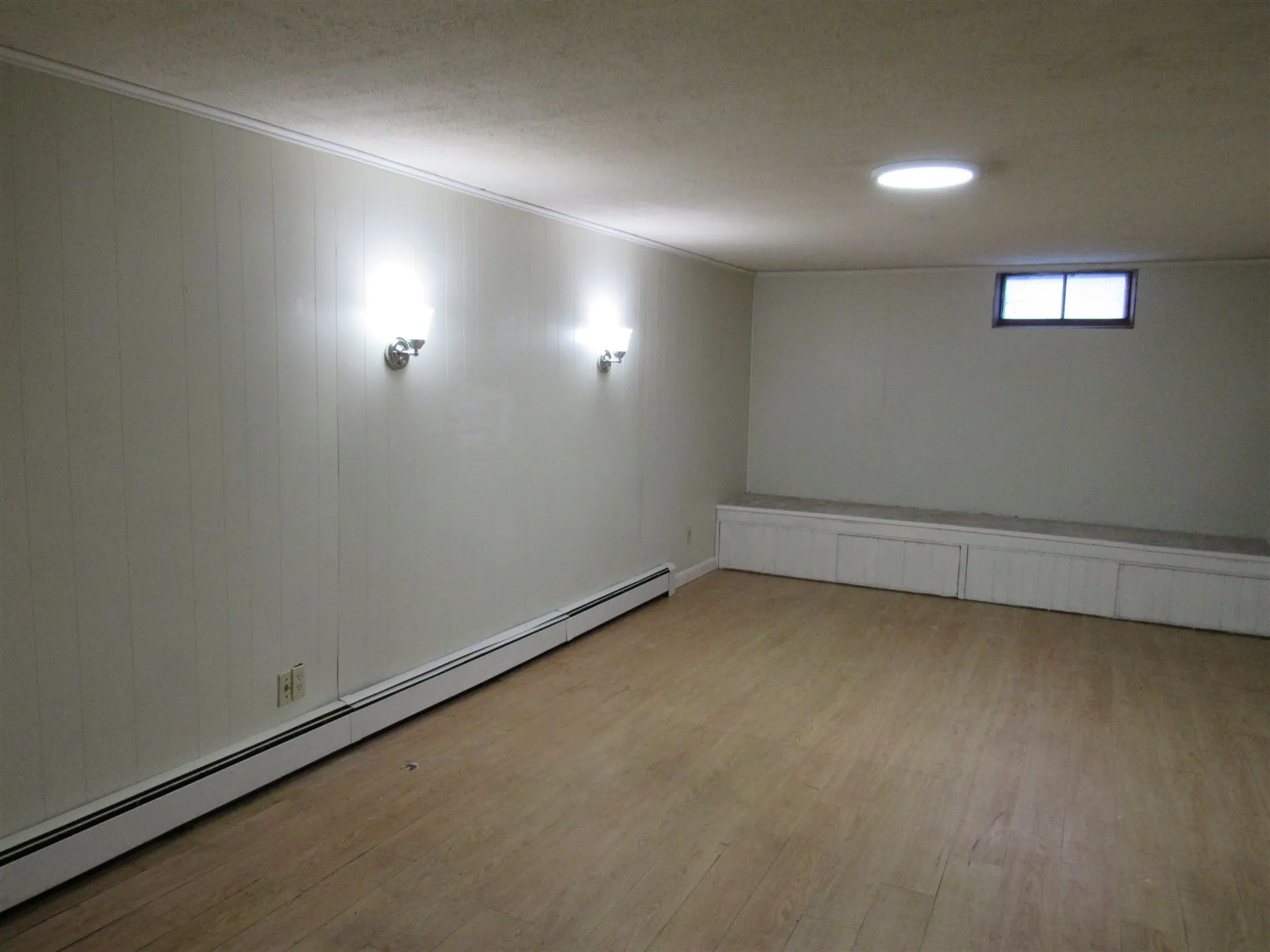 27 Hillside Avenue Keene NH 03431