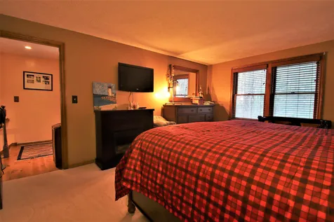 11b Hedgerow Drive Hudson NH 03051
