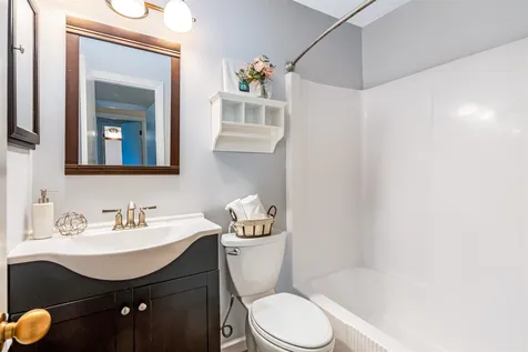 80 Bay Road Shelburne VT 05482