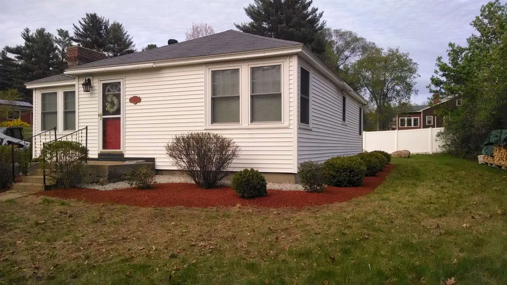 1293 River Road Manchester NH 03104