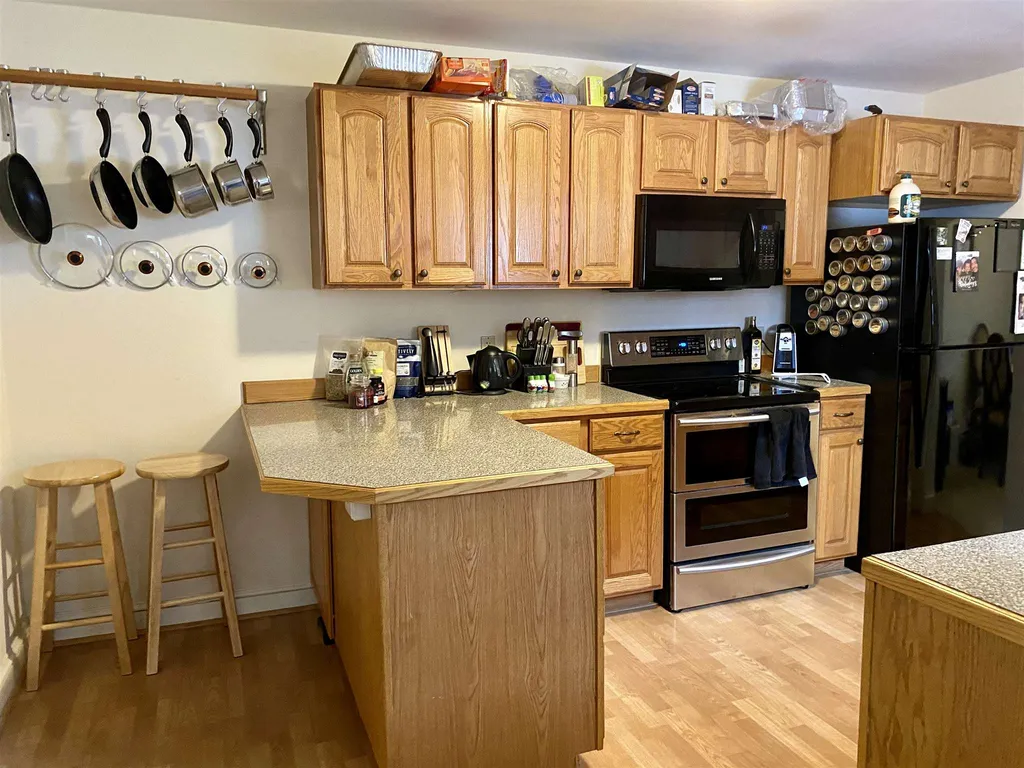 1293 River Road Manchester NH 03104