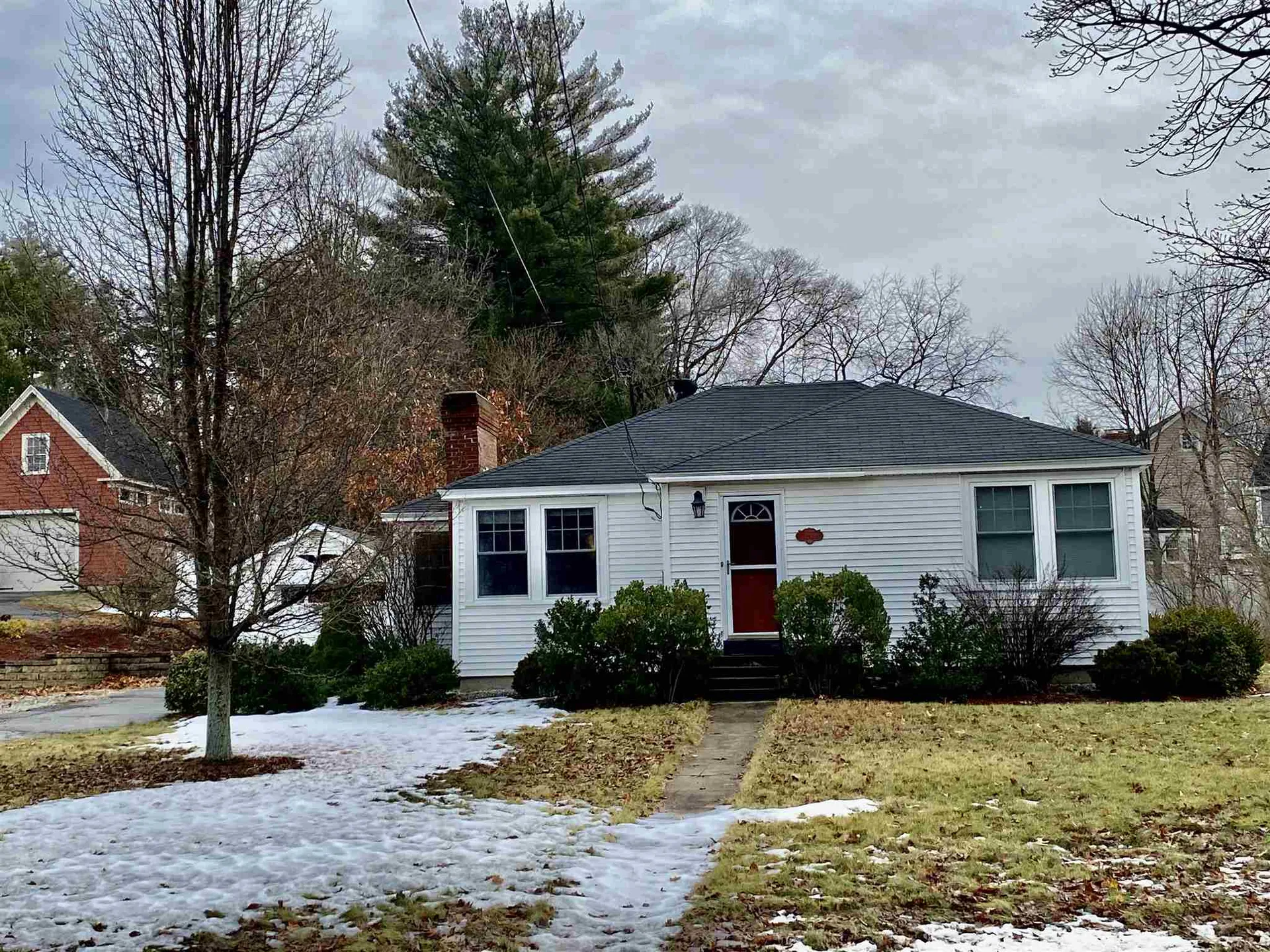 1293 River Road Manchester NH 03104