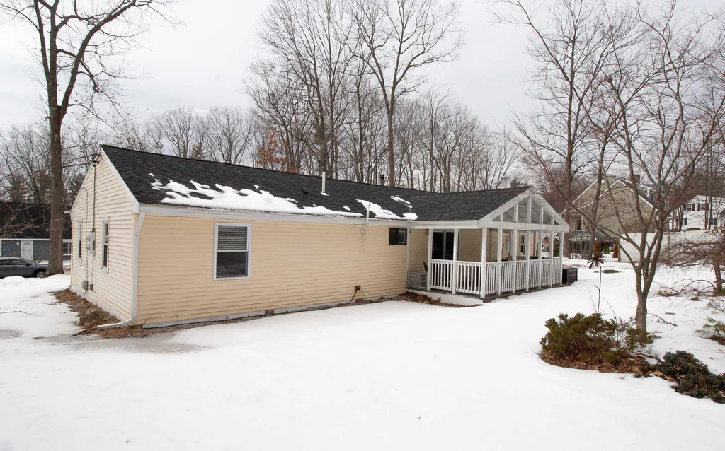 413 Deerpath Lane Pembroke NH 03275