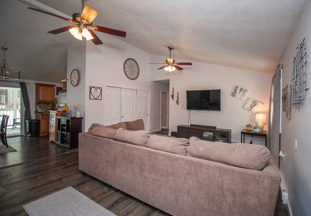 413 Deerpath Lane Pembroke NH 03275