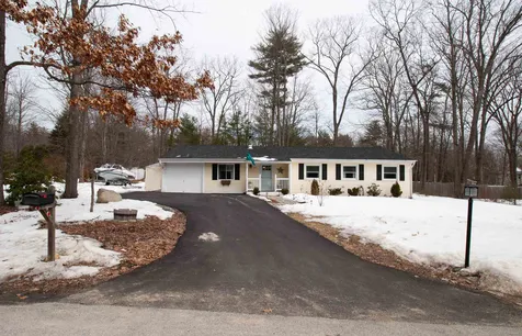 413 Deerpath Lane Pembroke NH 03275