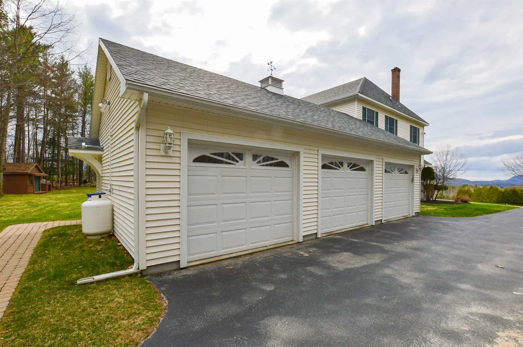 91 Prospect Ridge Clarendon VT 05759