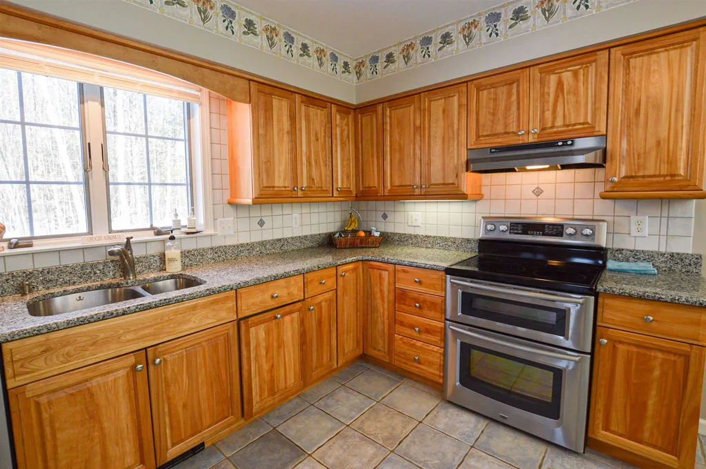 91 Prospect Ridge Clarendon VT 05759