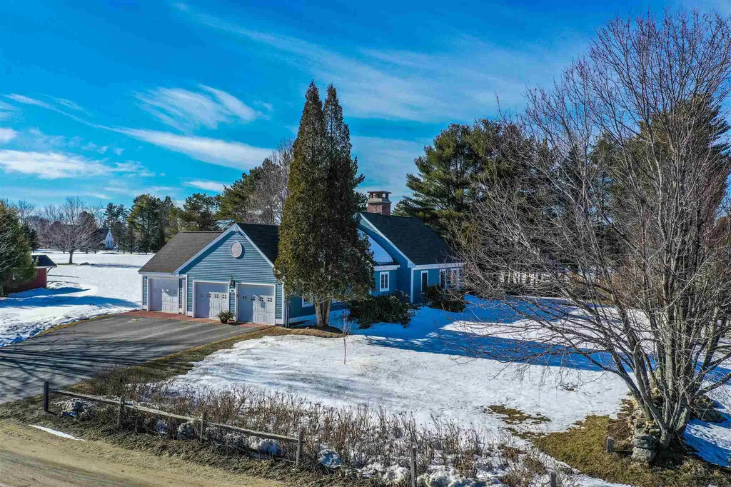 10 Old Village Road New London NH 03257