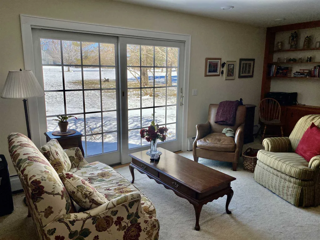 10 Old Village Road New London NH 03257