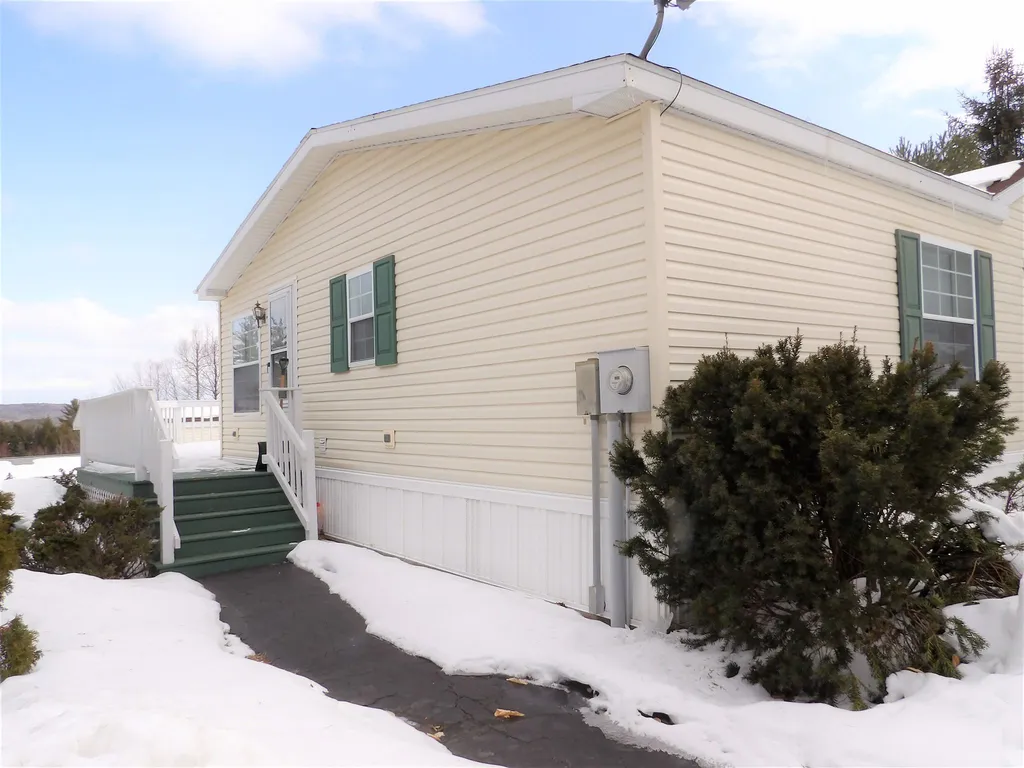 75 Dudley Circle Laconia NH 03246