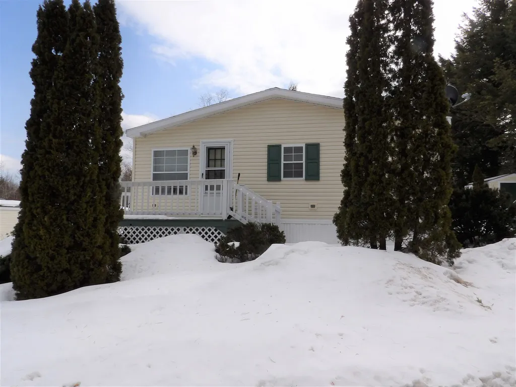 75 Dudley Circle Laconia NH 03246