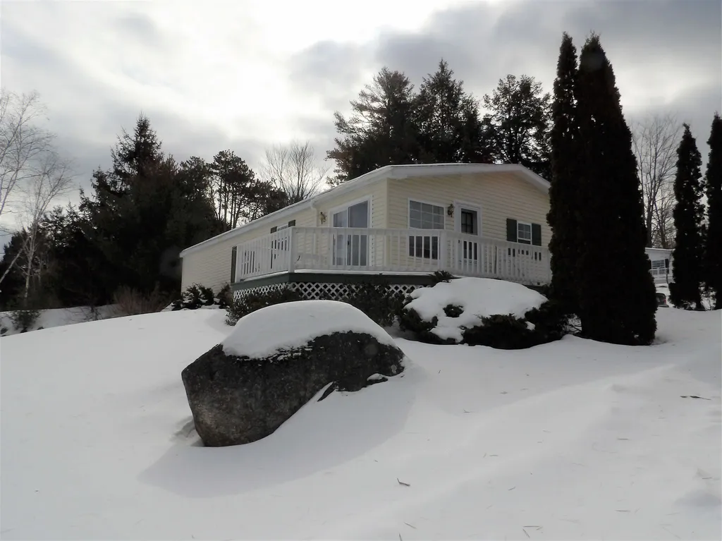 75 Dudley Circle Laconia NH 03246
