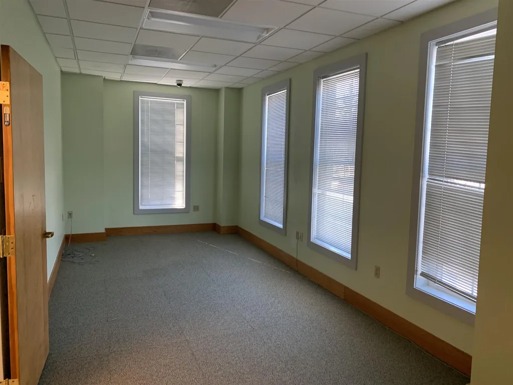 5068 Shelburne Road Shelburne VT 05482
