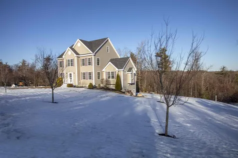 18 Harvest Drive Derry NH 03038