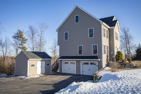 18 Harvest Drive Derry NH 03038