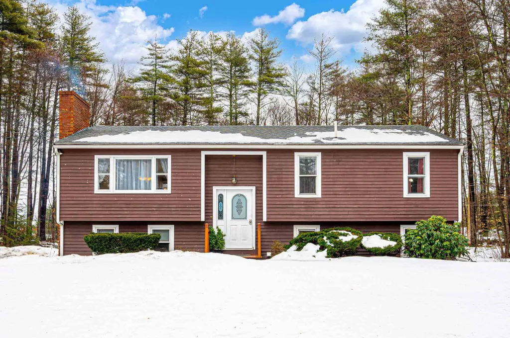 5 Walnut Hill Drive Raymond NH 03077