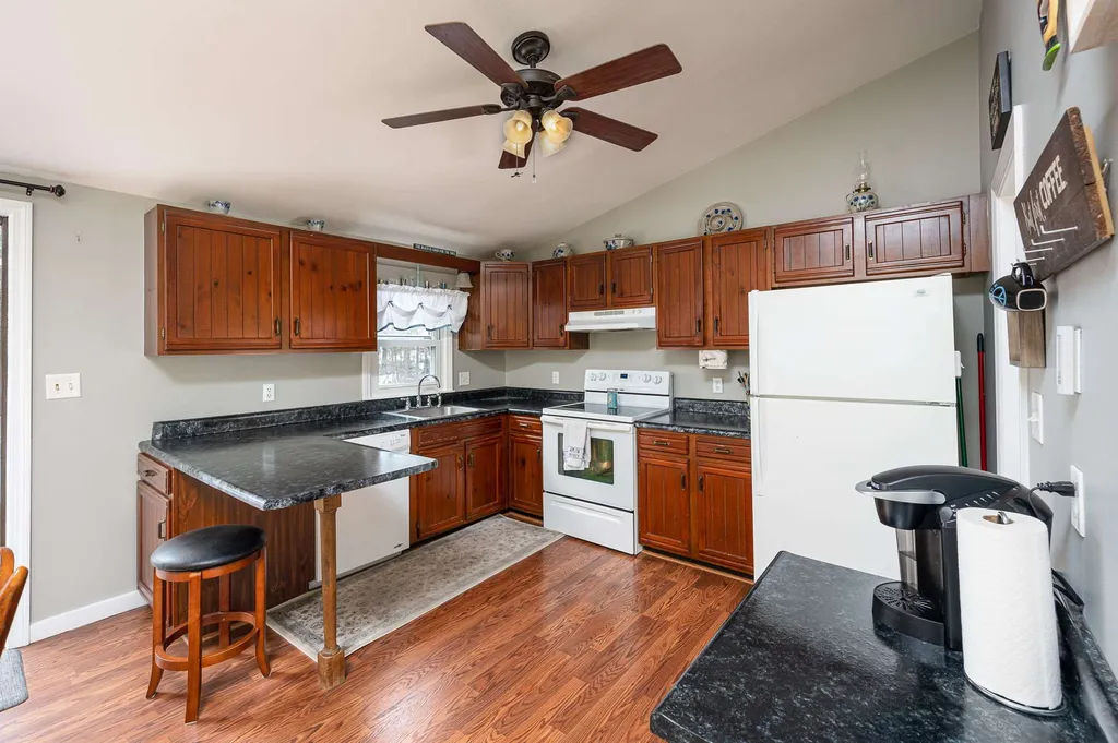 5 Walnut Hill Drive Raymond NH 03077