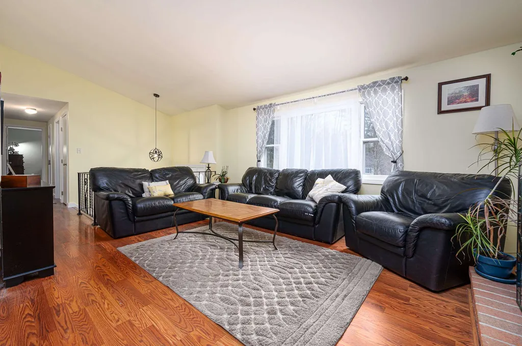5 Walnut Hill Drive Raymond NH 03077