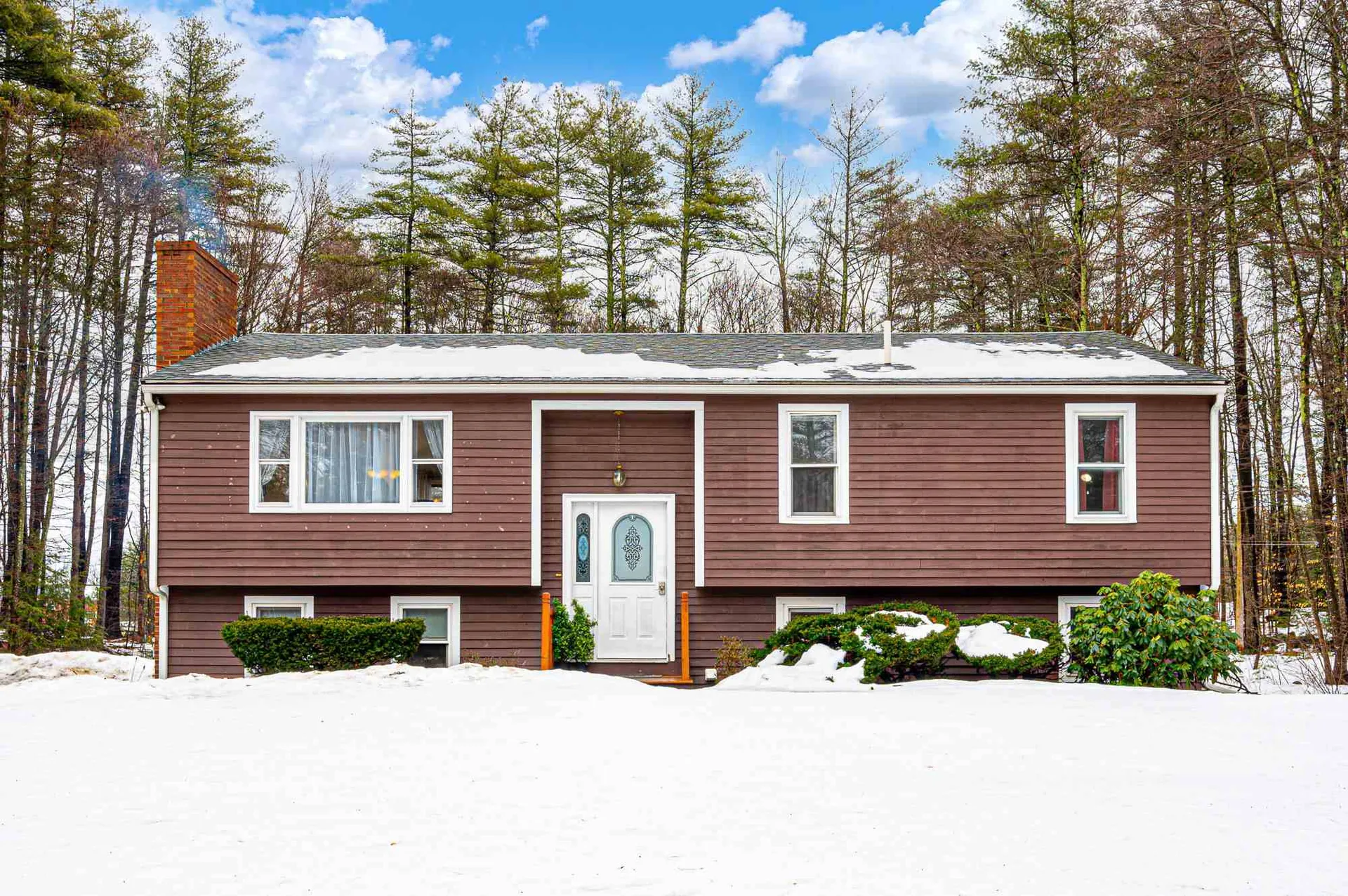 5 Walnut Hill Drive Raymond NH 03077