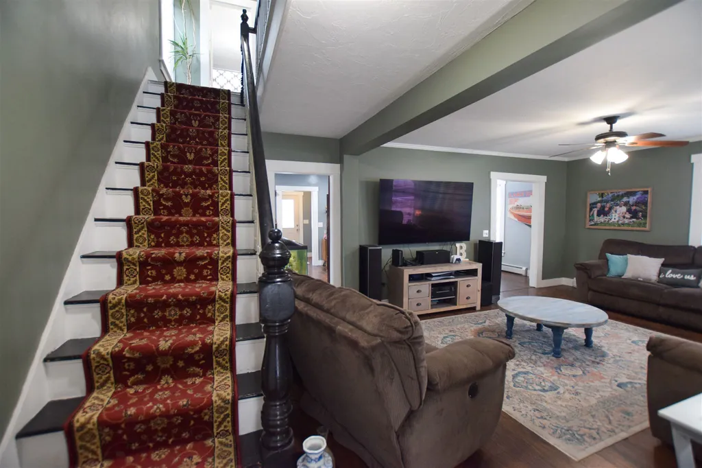 179 Pine Street Laconia NH 03246
