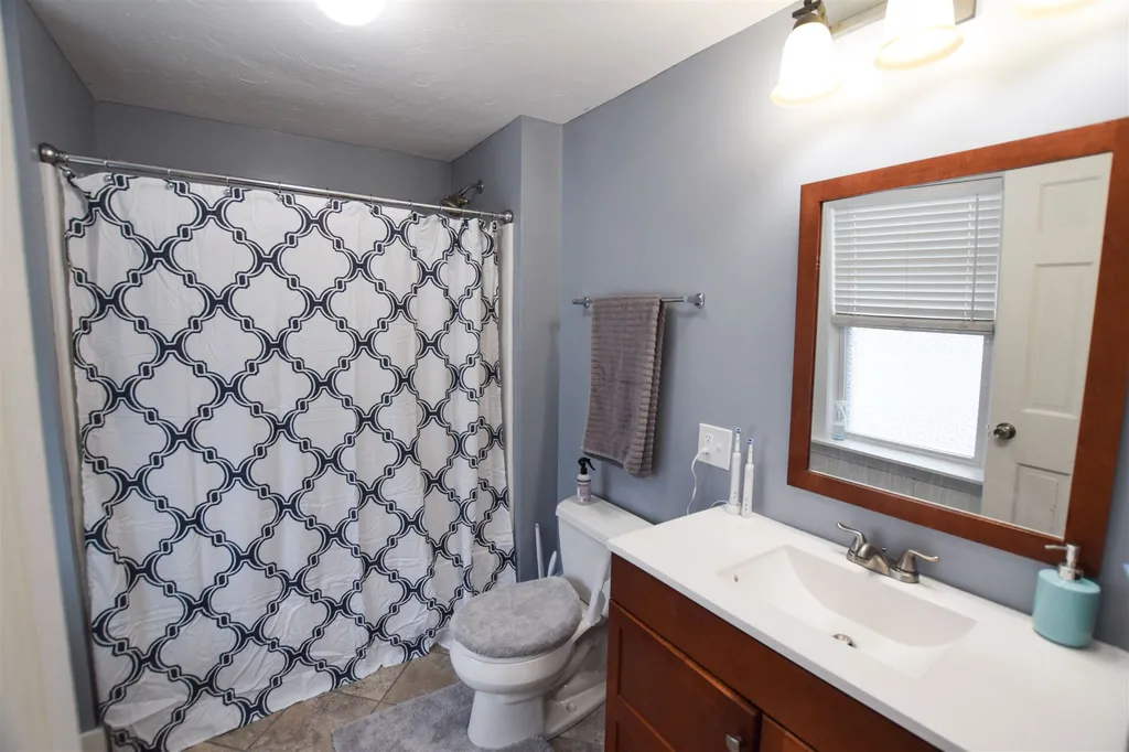 179 Pine Street Laconia NH 03246