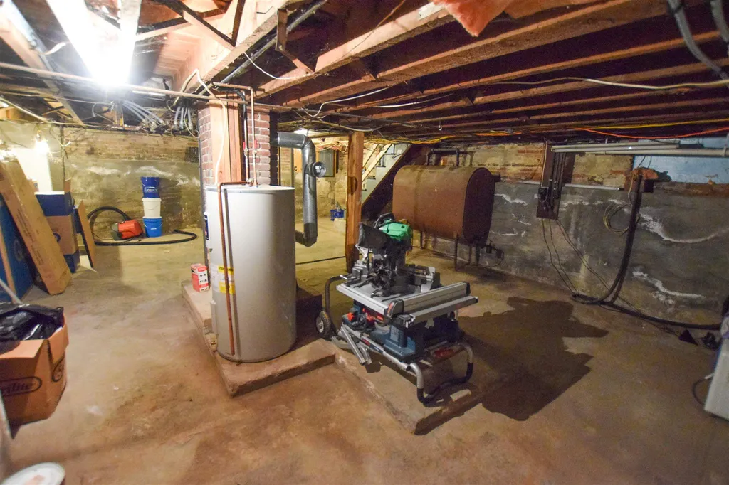 179 Pine Street Laconia NH 03246