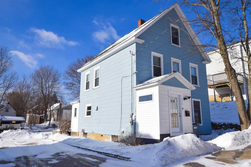 179 Pine Street Laconia NH 03246