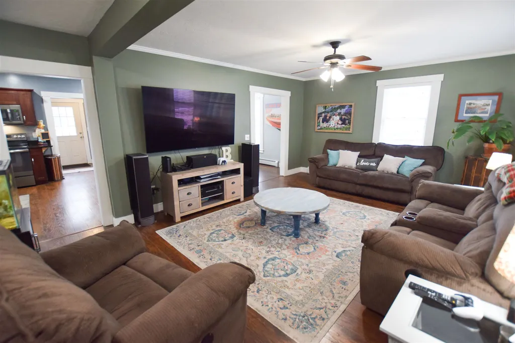 179 Pine Street Laconia NH 03246