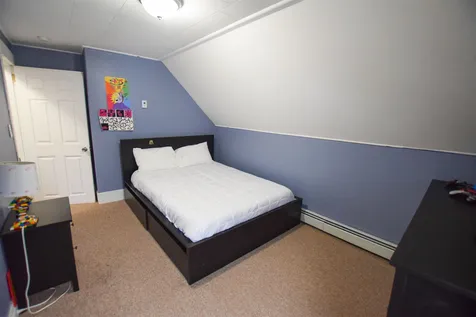 179 Pine Street Laconia NH 03246