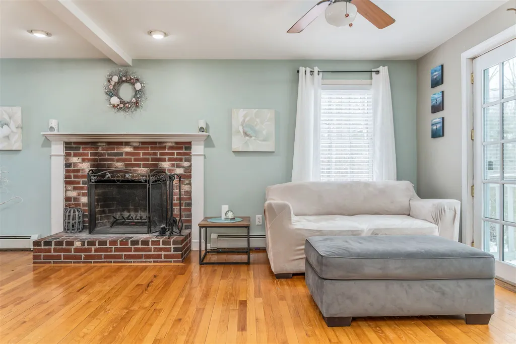 8 Whittier Drive Hampton Falls NH 03844