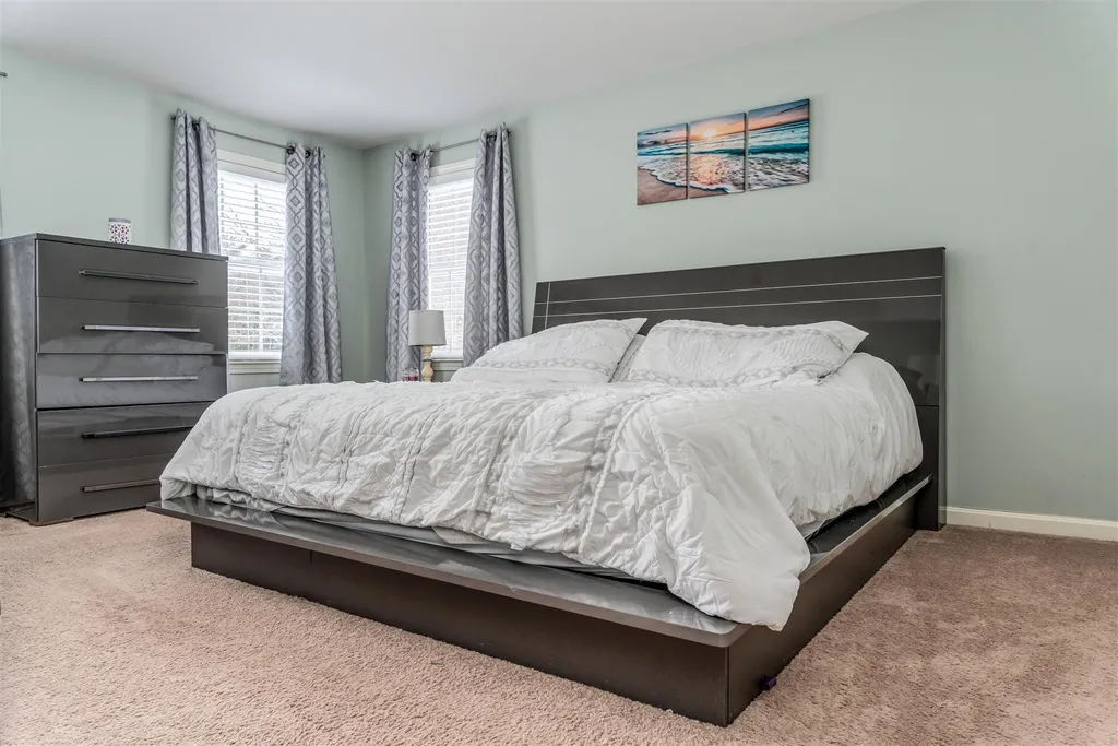 8 Whittier Drive Hampton Falls NH 03844