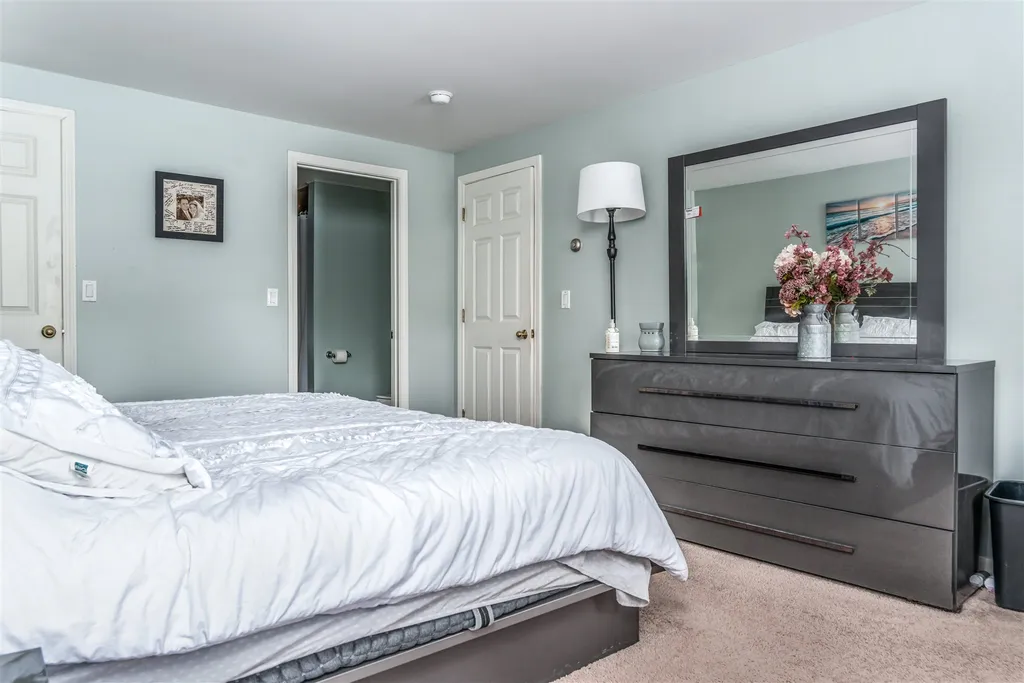 8 Whittier Drive Hampton Falls NH 03844