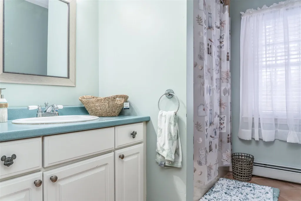 8 Whittier Drive Hampton Falls NH 03844