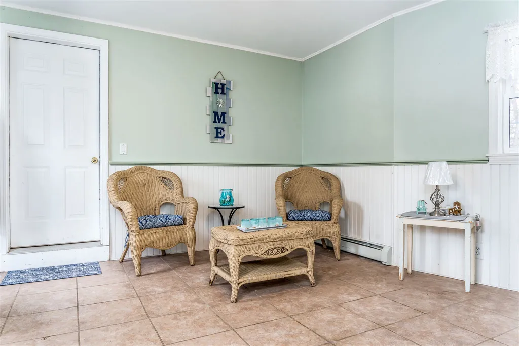 8 Whittier Drive Hampton Falls NH 03844