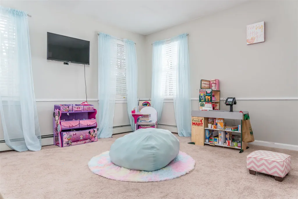 8 Whittier Drive Hampton Falls NH 03844