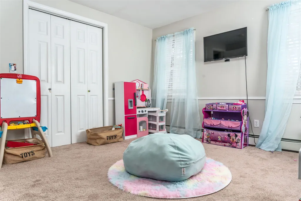 8 Whittier Drive Hampton Falls NH 03844