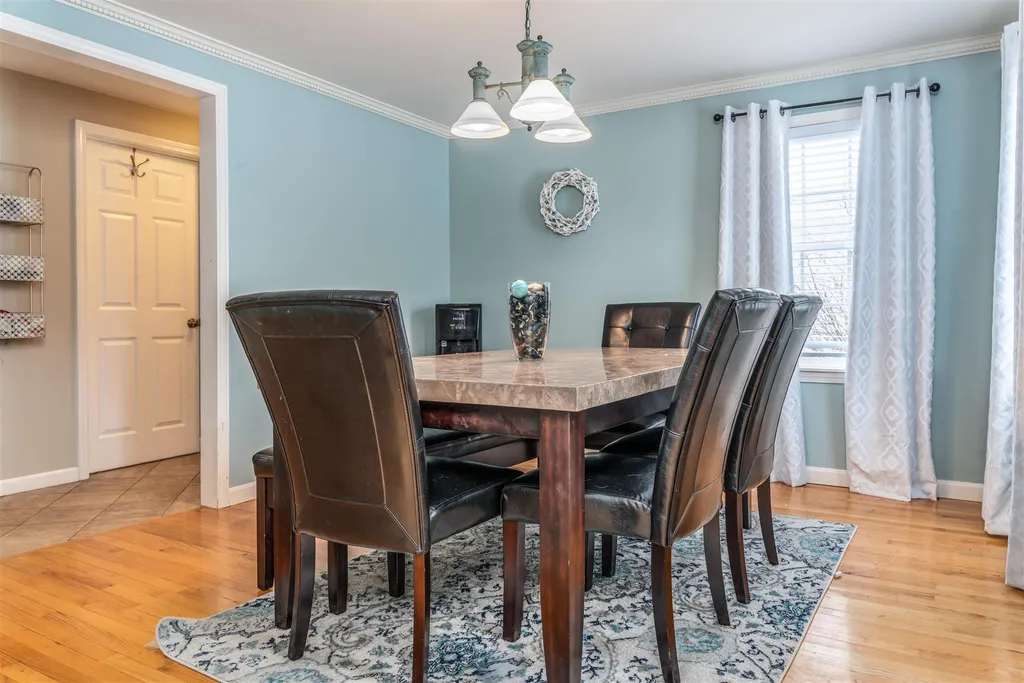 8 Whittier Drive Hampton Falls NH 03844