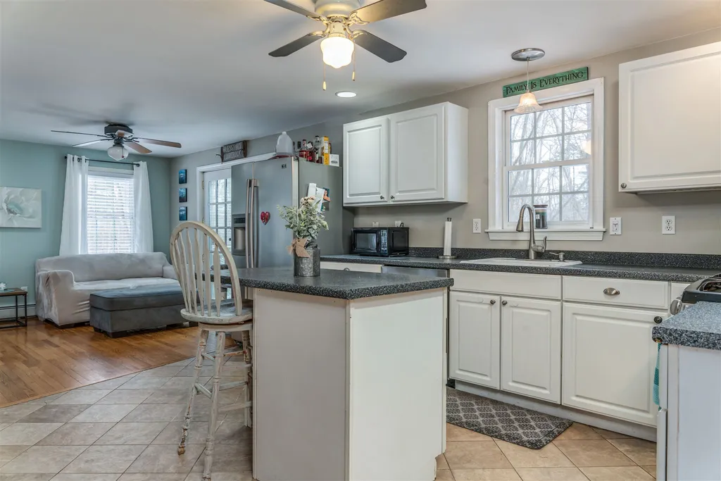 8 Whittier Drive Hampton Falls NH 03844