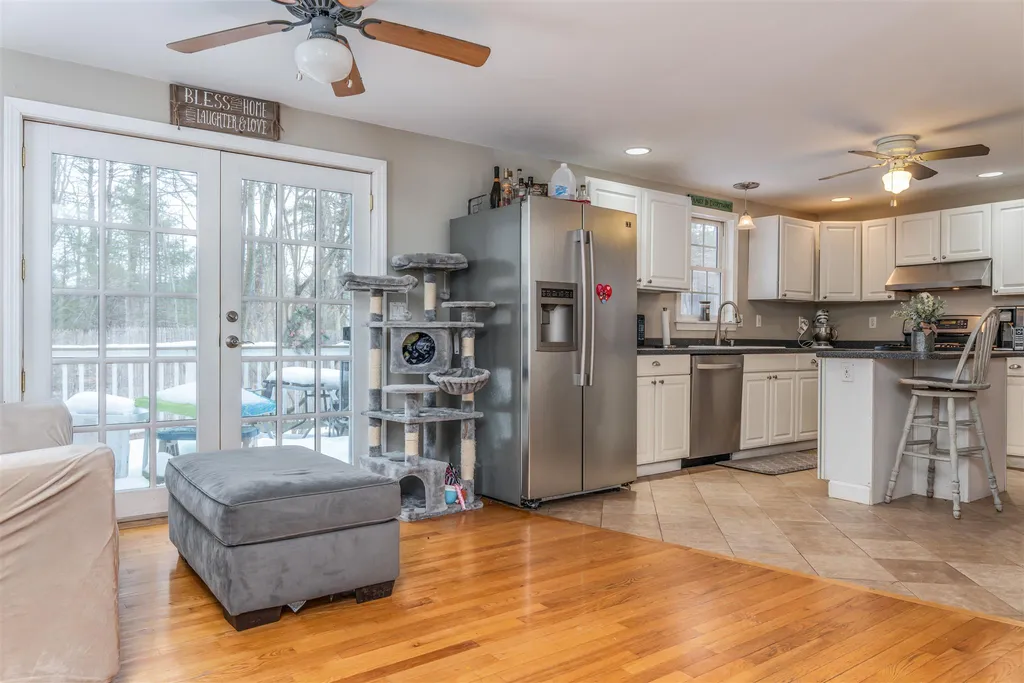8 Whittier Drive Hampton Falls NH 03844