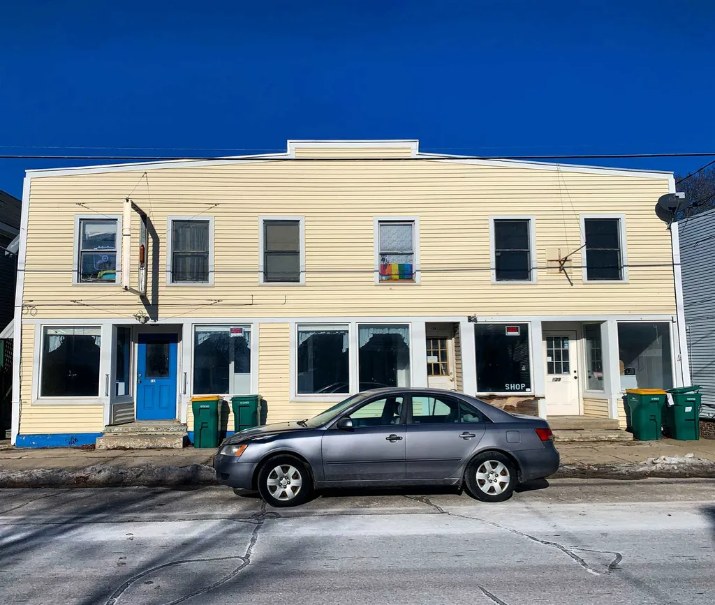 129 North Main Street Rochester NH 03867