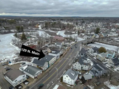 129 North Main Street Rochester NH 03867