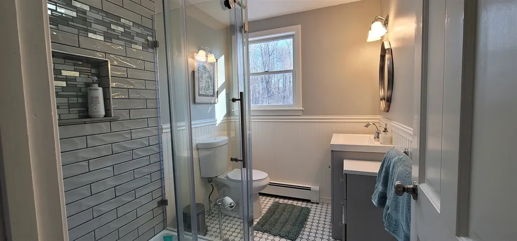 76 North Road Kingston NH 03848