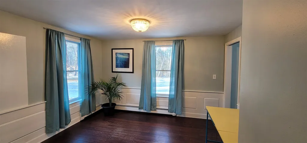 76 North Road Kingston NH 03848