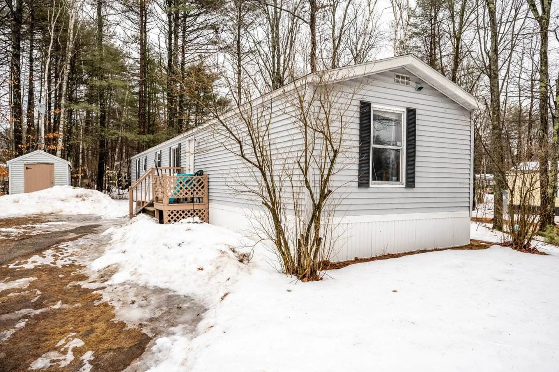27 Brownstone Lane Rochester NH 03867