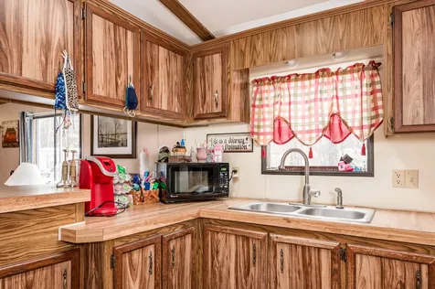 27 Brownstone Lane Rochester NH 03867