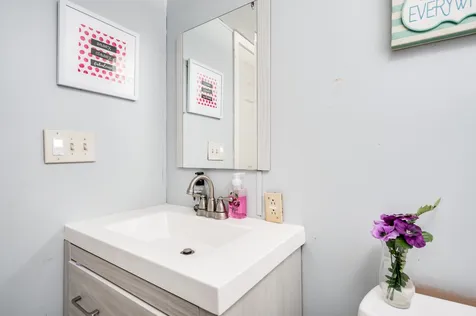 27 Brownstone Lane Rochester NH 03867