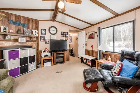 27 Brownstone Lane Rochester NH 03867