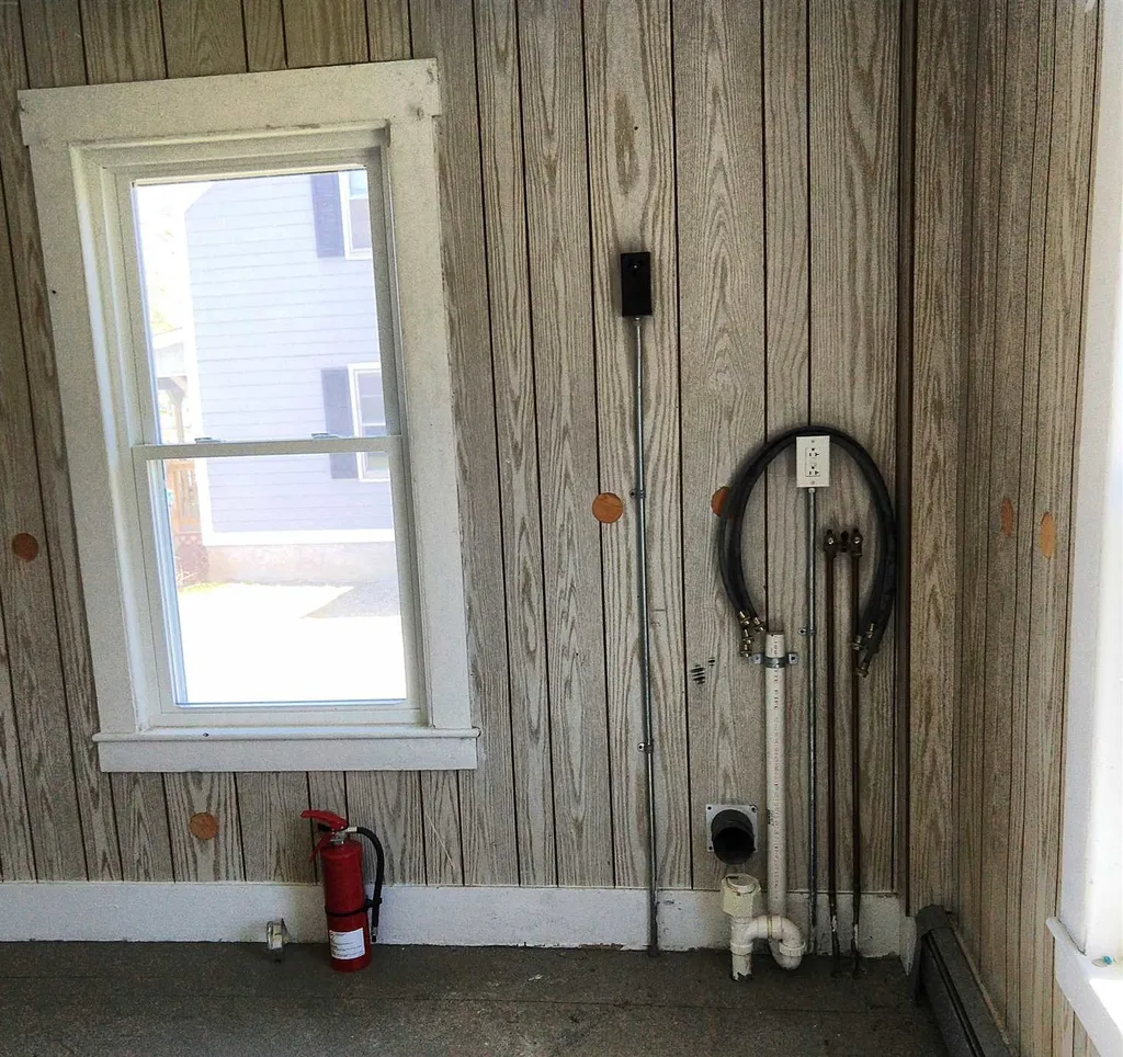10-12 Monkton Road Vergennes VT 05491